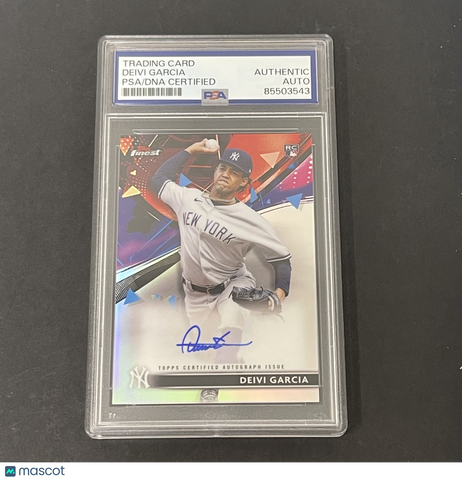 2021 Topps Finest #FA-DG Deivi Garcia Autograph Issue signed card PSA