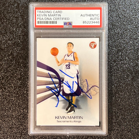 2004-05 Topps #146 Kevin Martin Signed Card AUTO PSA Slabbed RC Kings