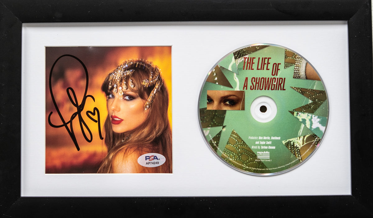 THE LIFE OF A SHOWGIRL CDサインPHOTO1② Taylor Swift, Taylor Swift, Sabrina Carpenter - The Life of a