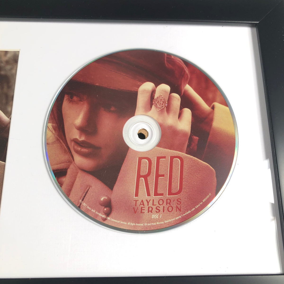 RED (Taylor's Version) - サイン入り HAND SIGNED TAYLOR SWIFT ' RED (TAYLOR'S VERSION) ' CD COVER SETUP