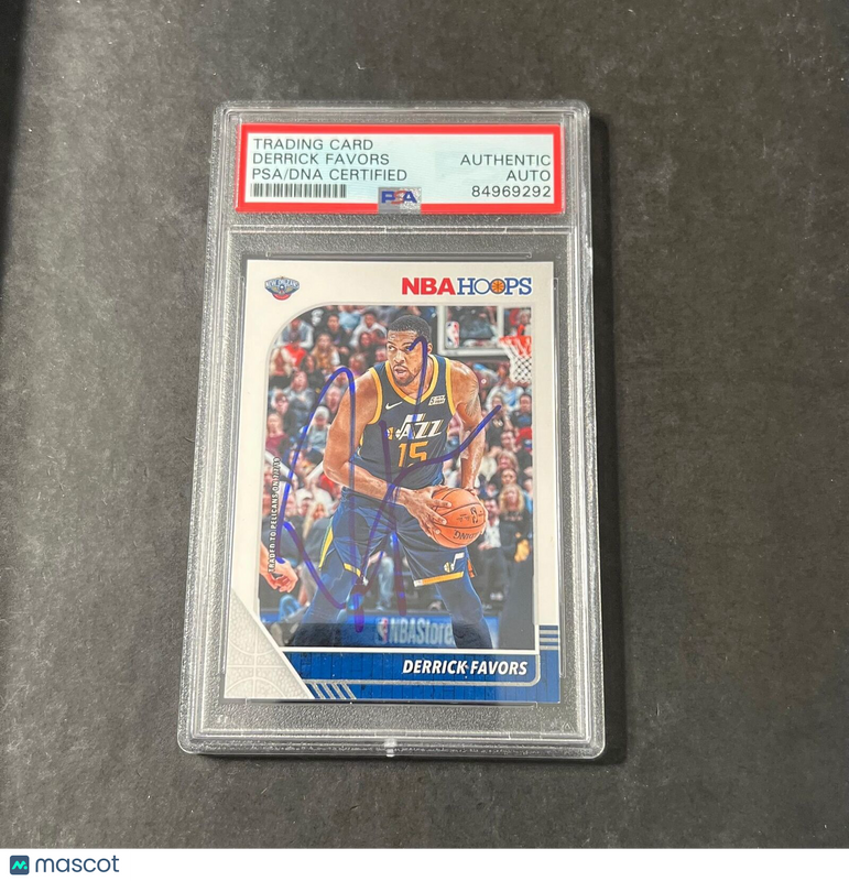 2019-20 Panini Hoops #190 Derrick Favors Signed Card AUTO PSA Slabbed Pelicans