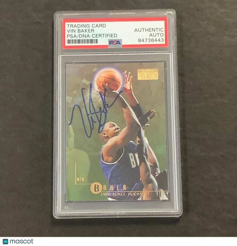 1996-97 Fleer Skybox #64 Vin Baker Signed Card PSA/DNA Slabbed Bucks