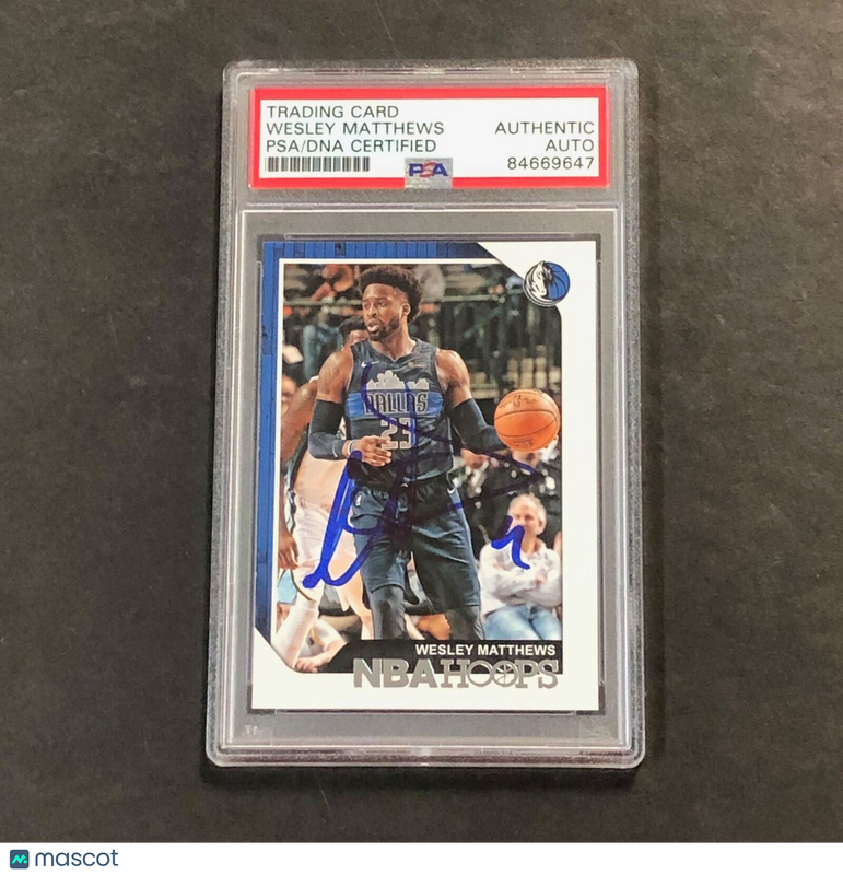 2018-19 NBA Hoops #103 Wesley Mathews Signed Card PSA Slabbed Mavericks
