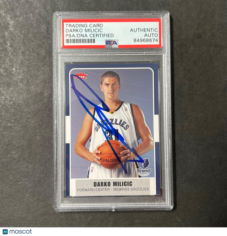 2007-08 Fleer Basketball #102 Darko Milicic Signed Card AUTO PSA Slabbed Grizzli