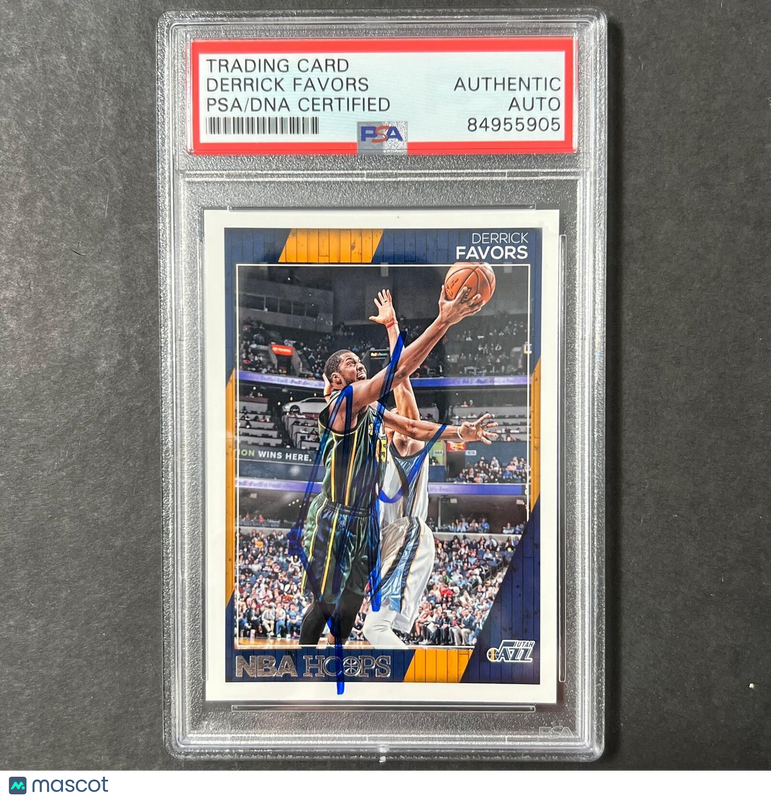 2016-17 Panini Hoops #58 Derrick Favors Signed Card AUTO PSA Slabbed Jazz