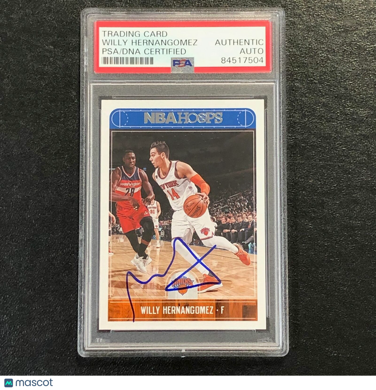 2017-18 NBA Hoops #103 Willy Hernangomez Signed Card AUTO PSA Slabbed Knicks