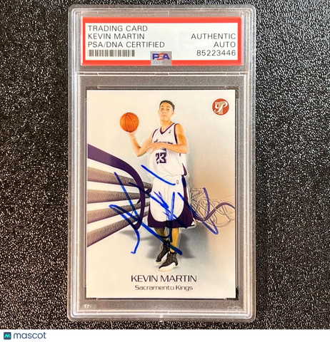 2004-05 Topps #146 Kevin Martin Signed Card AUTO PSA Slabbed RC Kings
