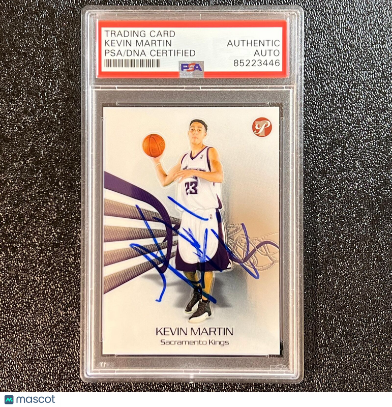 2004-05 Topps #146 Kevin Martin Signed Card AUTO PSA Slabbed RC Kings