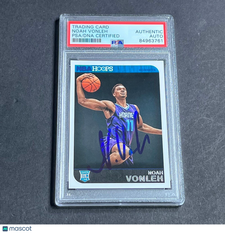 2014-15 NBA Hoops #269 Noah Vonleh Signed Card AUTO PSA/DNA Slabbed RC
