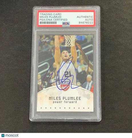 2012-13 Leaf Basketball #MP1 Miles Plumlee Signed Card AUTO PSA Slabbed