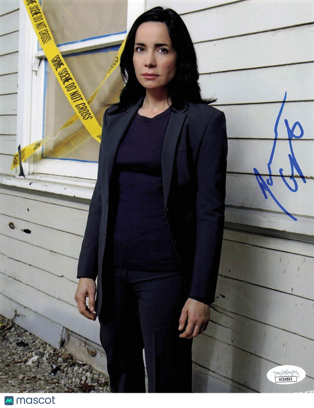 Janeane Garofalo Signed 8x10 Photo JSA Autographed