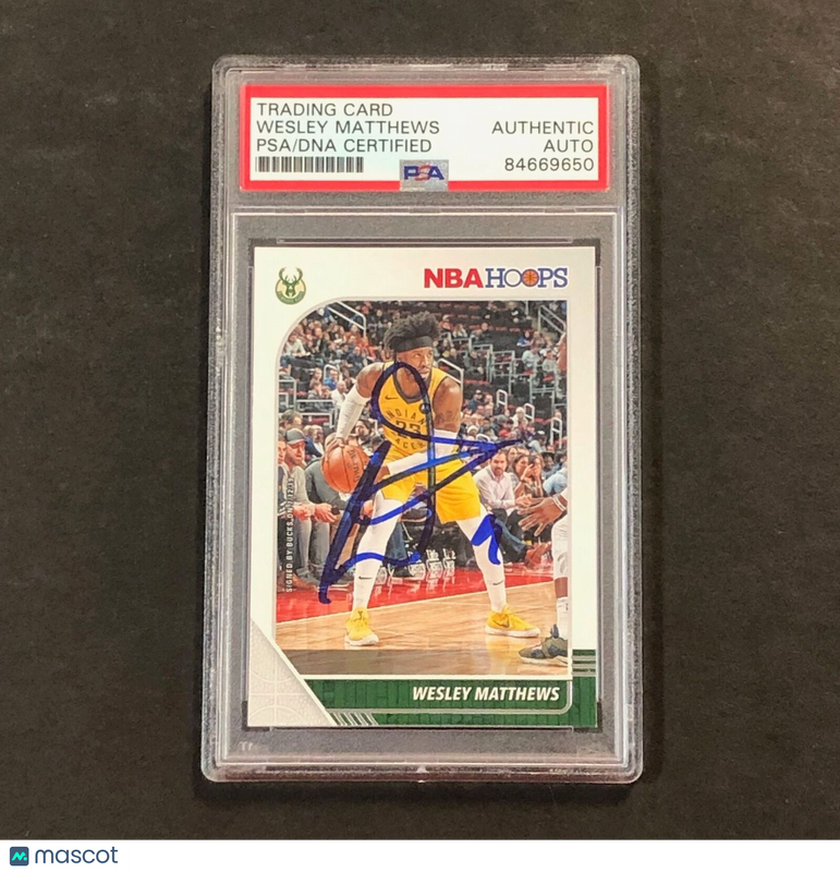 2019-20 NBA Hoops #75 Wesley Mathews Signed Card PSA Slabbed Bucks