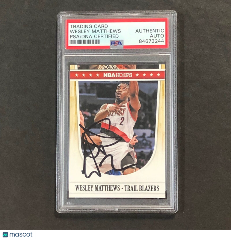 2011-12 Panini NBA Hoops #201 Wesley Matthews Signed Card AUTO PSA Slabbed