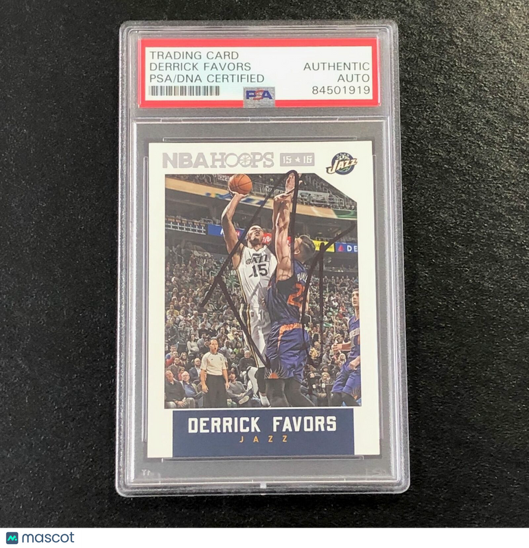 2015-16 NBA Hoops #109 Derrick Favors Signed Card AUTO PSA Slabbed Jazz