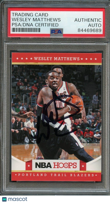 2012-13 NBA Hoops #126 Wesley Matthews Signed Card AUTO PSA Slabbed