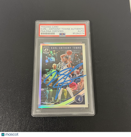 2018-19 Panini Donruss Optic#145 Karl-Anthony Towns Signed Card PSA Timberwolves
