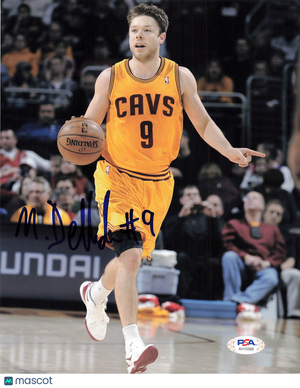 Matthew Dellavedova Cleveland Cavaliers Signed Basketball 8x10 Photo PSA