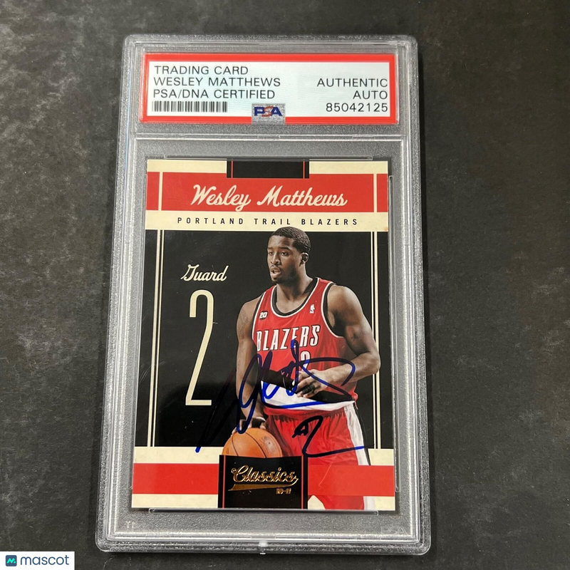 2011 Panini Classics #44 Wesley Matthews Signed Card AUTO PSA Slabbed Trailblaze