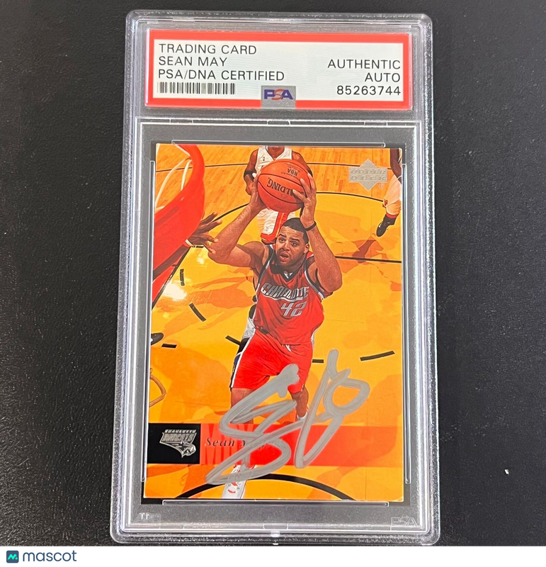 2006-07 Upper Deck #17 Sean May Signed Card AUTO PSA/DNA Slabbed Bobcats