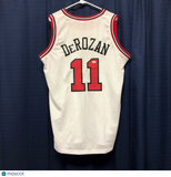 DeMar DeRozan signed jersey PSA/DNA Chicago Bulls Autographed