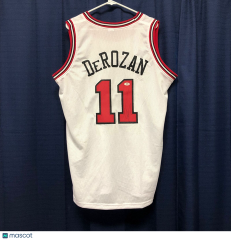 DeMar DeRozan signed jersey PSA/DNA Chicago Bulls Autographed