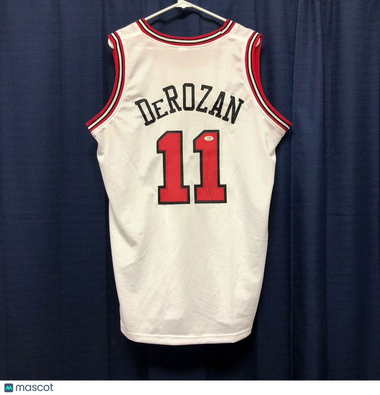 DeMar DeRozan signed jersey PSA/DNA Chicago Bulls Autographed