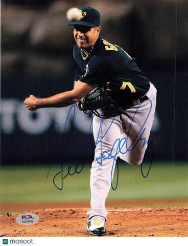 GIO GONZALEZ signed 8x10 photo PSA/DNA Athletics Autographed