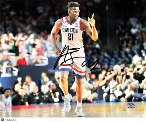 Adama Sanogo Signed 8x10 photo PSA/DNA UConn Autographed