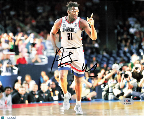 Adama Sanogo Signed 8x10 photo PSA/DNA UConn Autographed