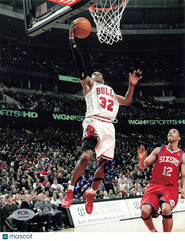 C.J. WATSON signed 8x10 photo PSA/DNA Chicago Bulls Autographed