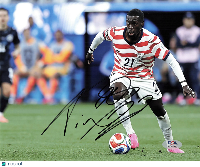 Timothy Weah Signed United States Men's National Team Football 8x10 Photo PSA