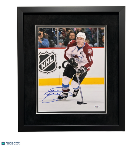 Joe Sakic Signed Hockey 11x14 Custom Framed Photo PSA Autographed