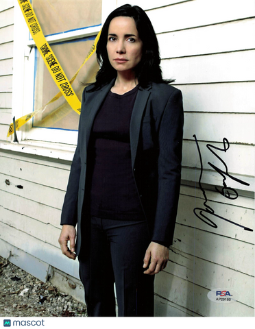 Janeane Garofalo Signed 8x10 Photo PSA Autographed