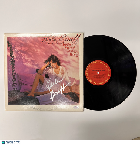 Karla Bonoff  Signed Wild Heart of the Young Vinyl Album PSA