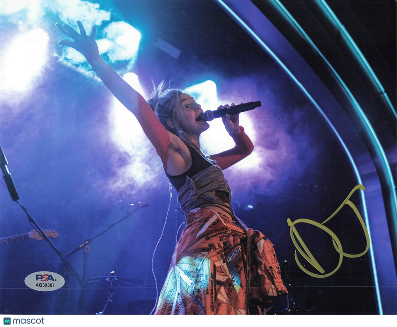 Dora Jar Signed 8x10 Photo PSA Autographed