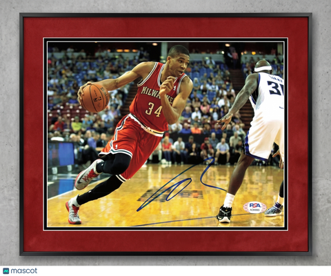 Giannis Antetokounmpo Milwaukee Bucks Signed 8x10 Custom Framed Photo PSA Auth