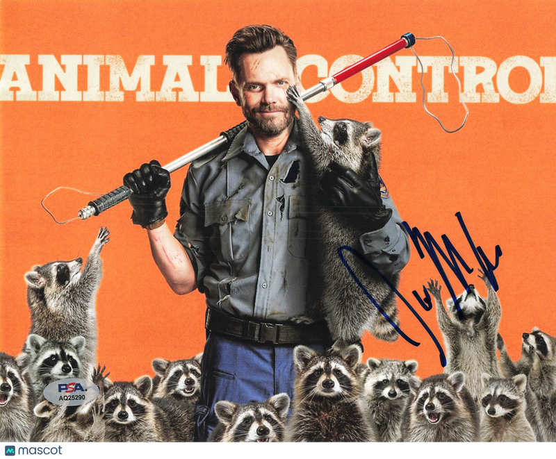 Joel McHale Signed 8x10 Photo PSA Autographed