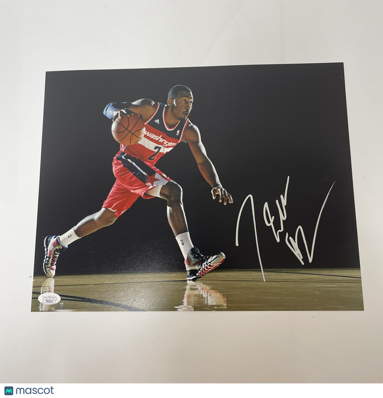 John Wall Signed 11x14 Photo JSA Autogtaphed Wizards