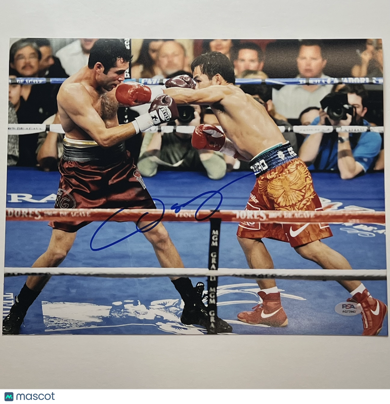 Oscar De La Hoya Signed Boxing 11x14 Photo
