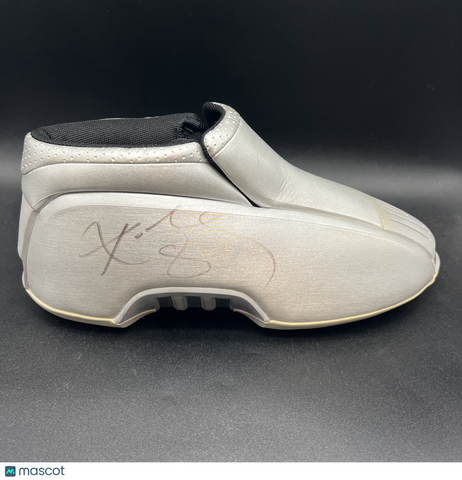 Kobe Bryant Signed Adidas “The Kobe” Basketball Shoes PSA Los Angeles Lakers