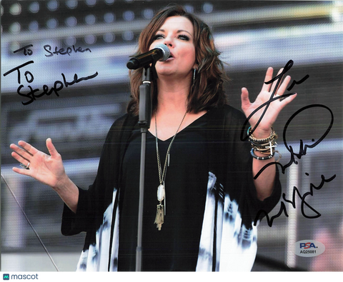 Martina McBride Signed 8x10 Photo PSA Autographed
