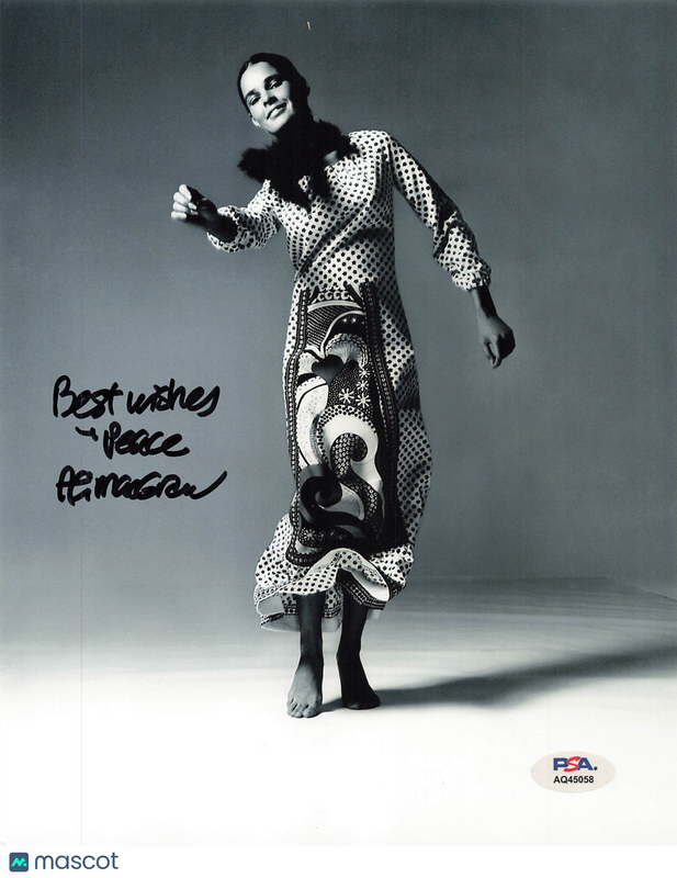 Ali MacGraw Signed 8x10 Photo PSA Autographed
