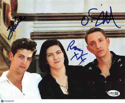 Jamie Smith, Romy Madley Croft, Oliver Sim Signed 8x10 Photo JSA