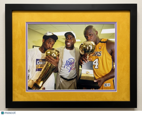 Magic Johnson Los Angeles Lakers Signed Photo Framed BAS Autographed 14x18