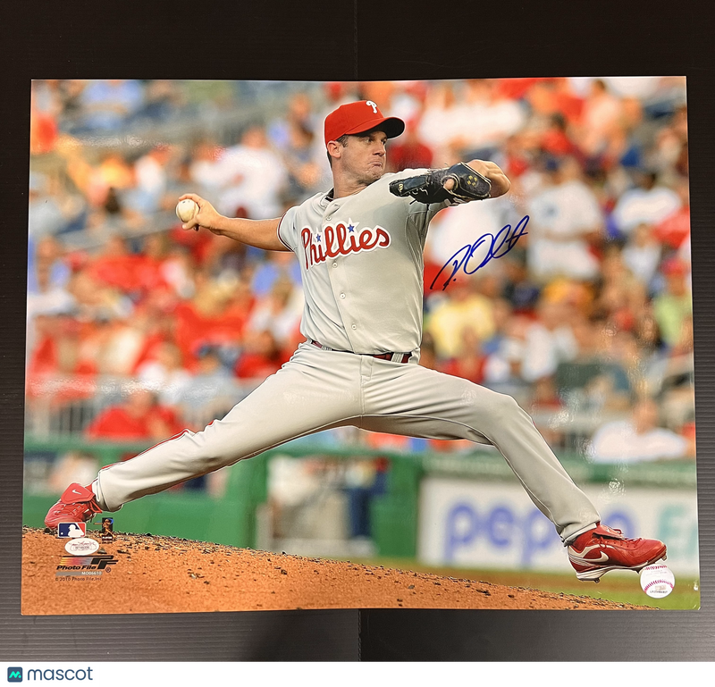 Roy Oswalt Philadelphia Phillies Signed 16x20 Photo JSA
