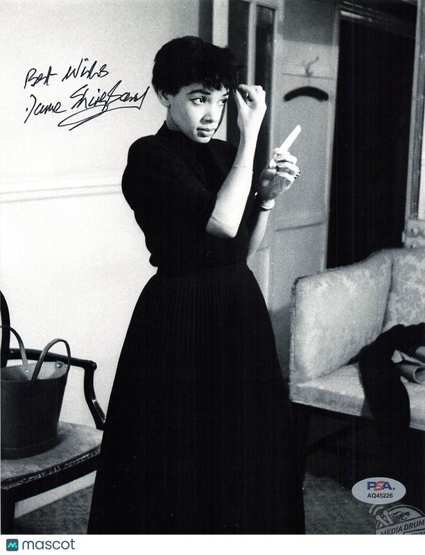 Shirley Bassey Signed 8x10 Photo PSA Autographed