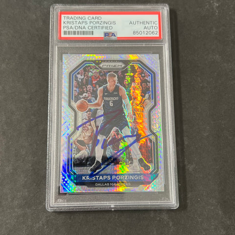 2020-21 Panini Prizm #18 Kristaps Porzingis Signed Card AUTO PSA Slabbed Mavericks