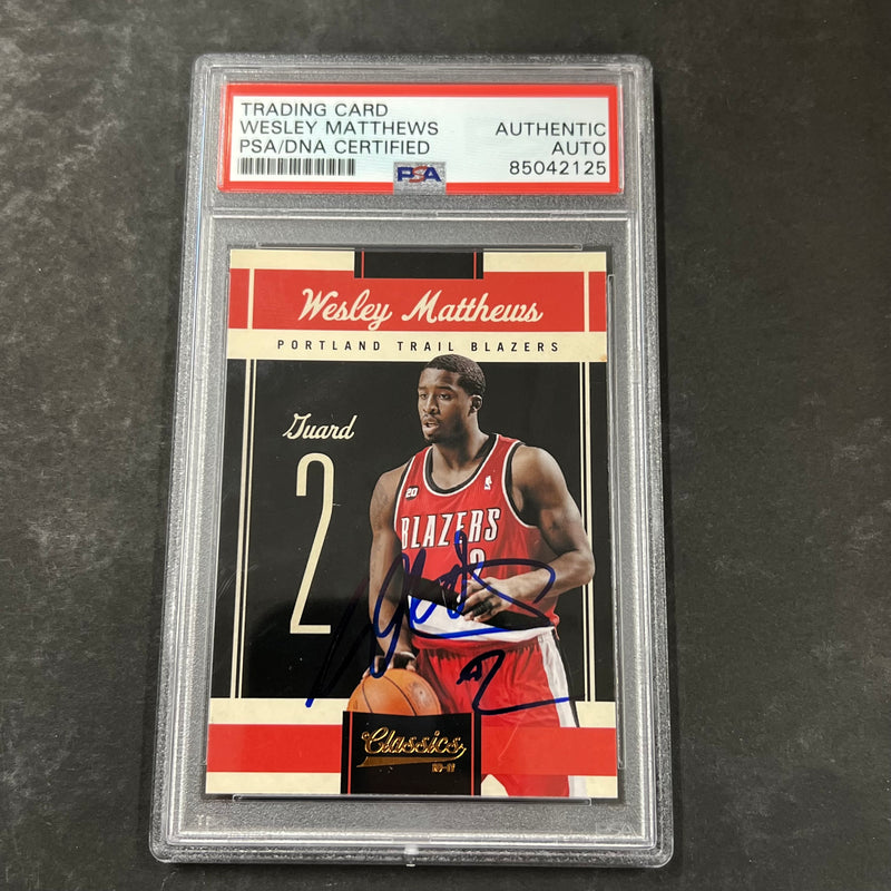 2011 Panini Classics #44 Wesley Matthews Signed Card AUTO PSA Slabbed Trailblazers