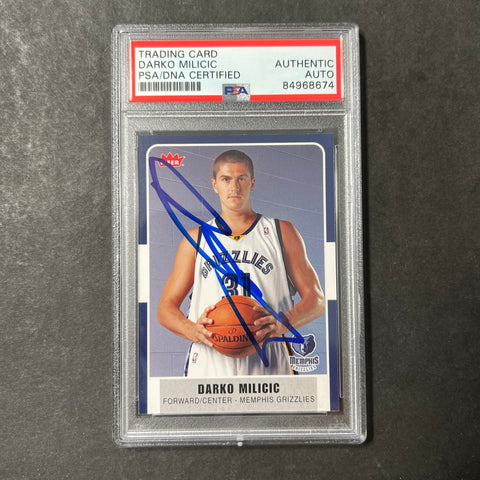 2007-08 Fleer Basketball #102 Darko Milicic Signed Card AUTO PSA Slabbed Grizzlies