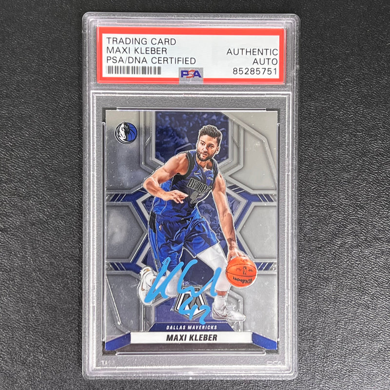 2021-22 Panini-Mosaic #122 Maxi Kleber Signed Card AUTO PSA/DNA Slabbed Mavericks